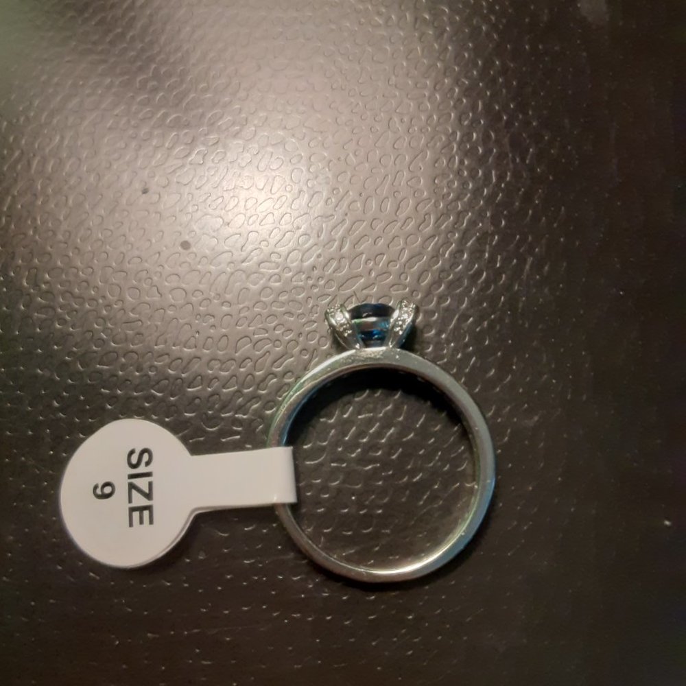 Ring - Picture 3 of 3